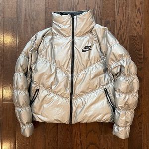 Nike Womens Sportswear Synthetic Fill Shine Jacket Coat Silver